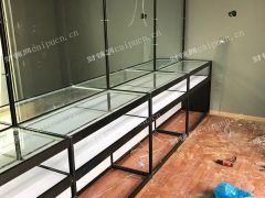 顾唐路2900弄融荣广场里小门面出租