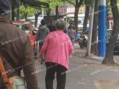 华灵路商场地铁旁双开间沿街旺铺低价出租，中介勿扰