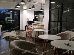精品咖啡店转让，装修六十万，已经交三个月房租