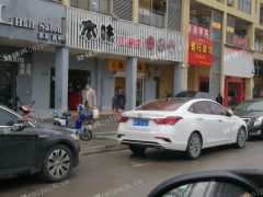 大学旁旺铺合租，适合外卖堂吃