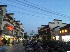 七宝老街个人旺铺招租，可重餐饮，适合各类小吃，行业不限