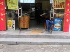 餐饮执照齐全，厨房餐桌俱全。入驻就可营业，前期投入少。