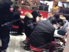 嘉定南翔购物中心小吃区餐饮店生意转让