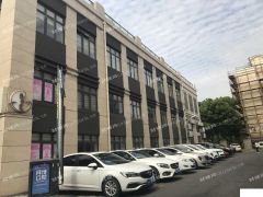 龙茗路三开间纯一楼沿街重餐饮商铺，管道煤气入户，证照齐全