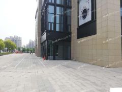 新商铺无转让费，空铺不多了，江桥万达旁边可做餐饮