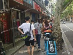 襄阳南路繁华地段，可轻餐门面出租.