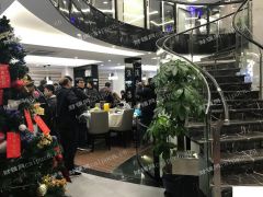 沿街成熟商业区三开间可重餐饮旺铺招租，煤气管道入户，业态不限
