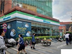 泗泾核心旺铺：房东置换住宅 现低价急抛 户型方正三开间