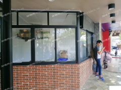 地铁站口一楼沿街商铺出租